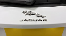 2022 (22) JAGUAR F-PACE 2.0 D200 R-Dynamic S 5dr Auto AWD 3047204
