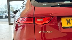 2018 (18) JAGUAR F-PACE 2.0d R-Sport 5dr Auto AWD 3100352